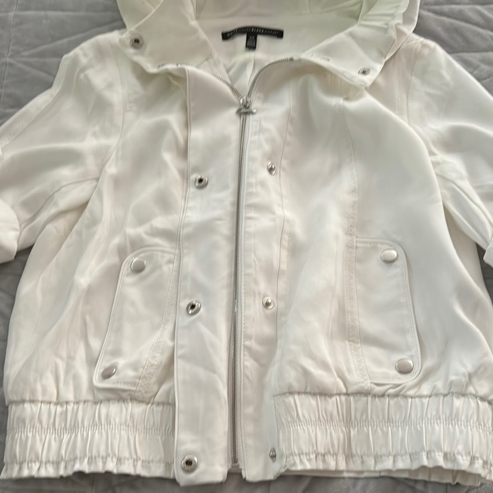 White house black market WomenWhite  with Hood jacket size xs - Picture 10 of 13
